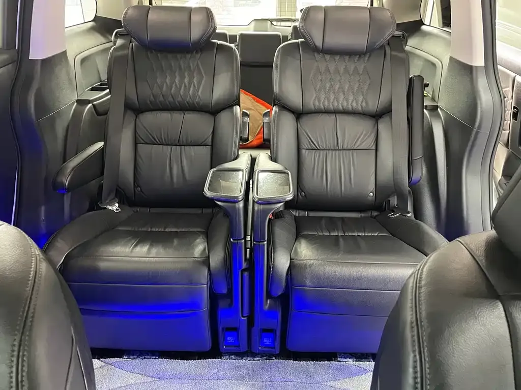 Honda Elysion 2023 из CN, фото 6