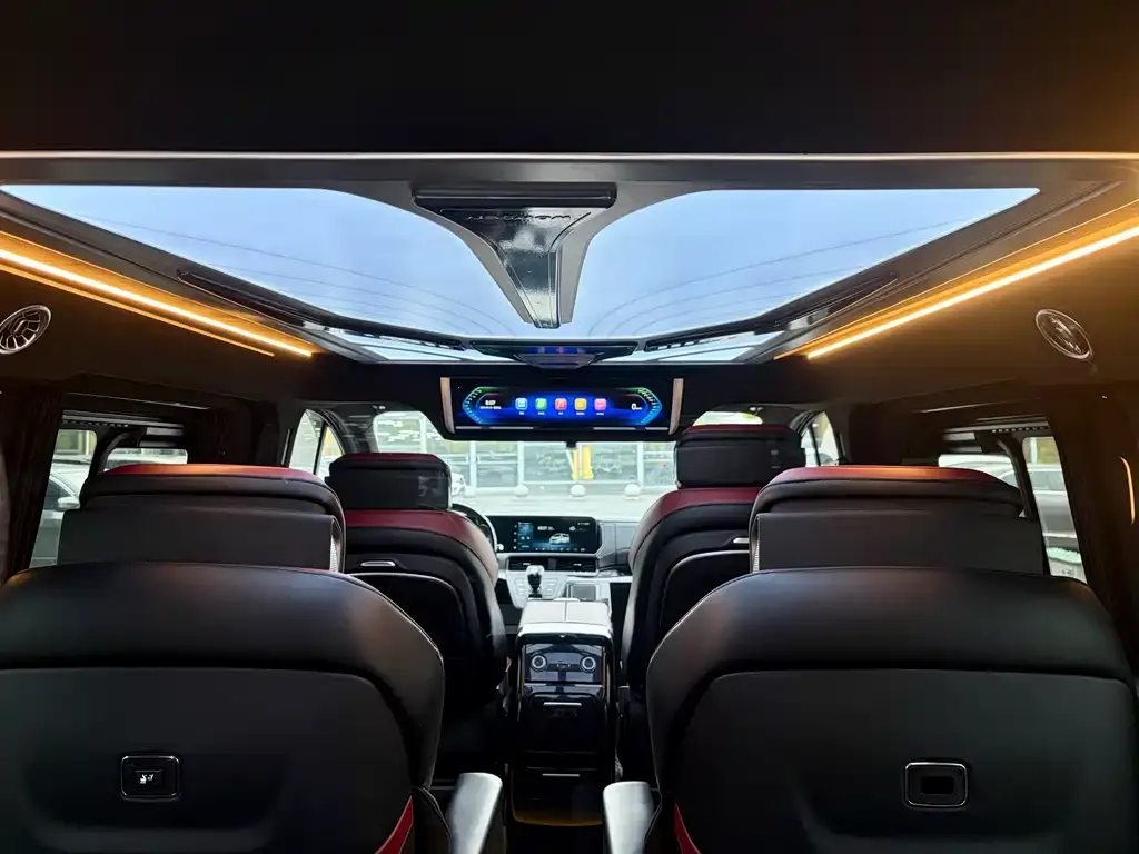 Ford Tourneo 2025 из CN, фото 5