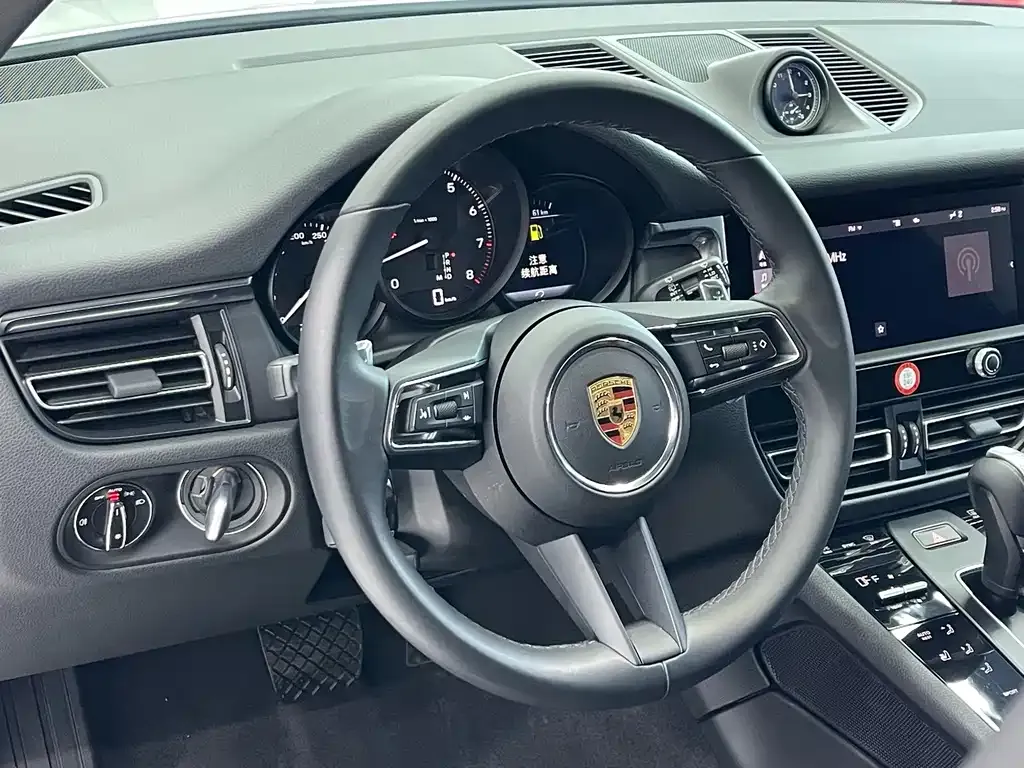 Porsche Macan — фото 9