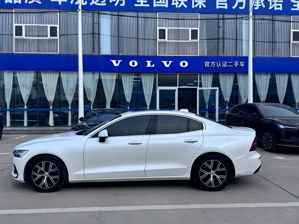Volvo S60 2023 из CN, фото 7