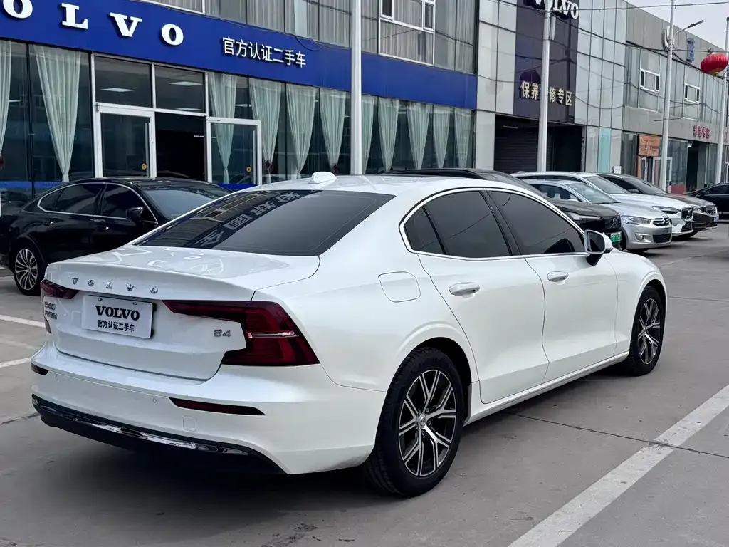 Volvo S60 2023 из CN, фото 9
