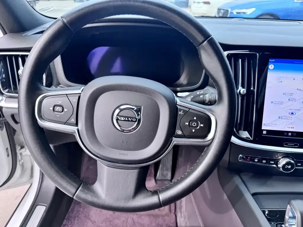 Volvo S60 2023 из CN, фото 8