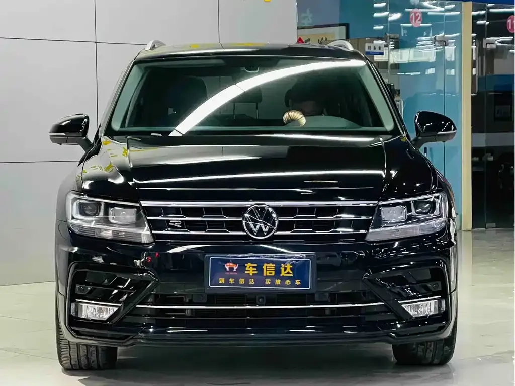 Volkswagen Tiguan L 2021 из CN, фото 2