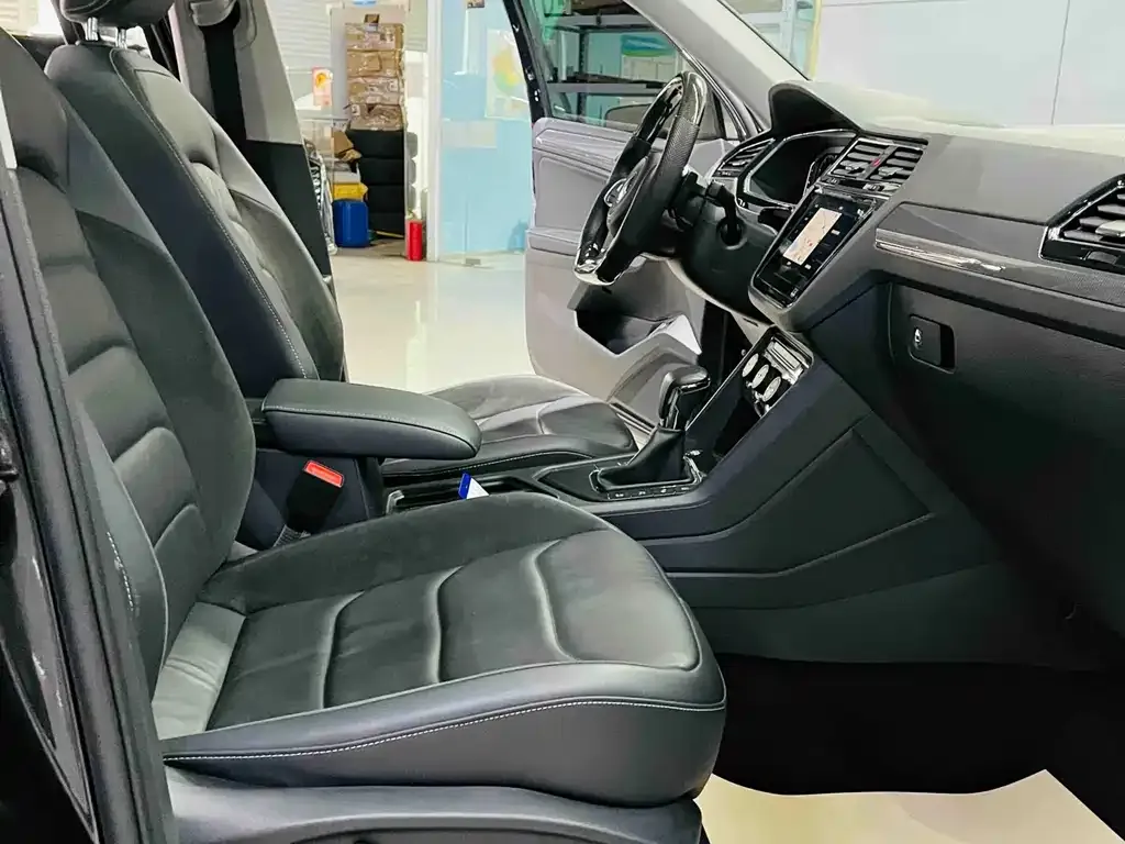 Volkswagen Tiguan L 2021 из CN, фото 6