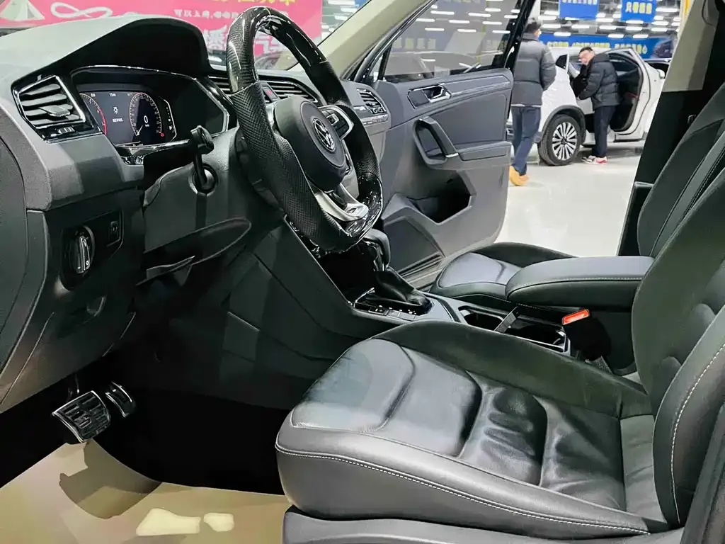 Volkswagen Tiguan L 2021 из CN, фото 4