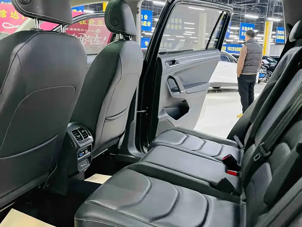 Volkswagen Tiguan L 2021 из CN, фото 8