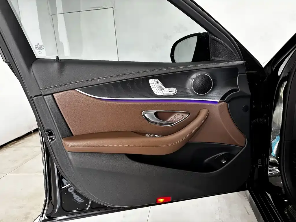 Mercedes-Benz E-Class (Import) — фото 3