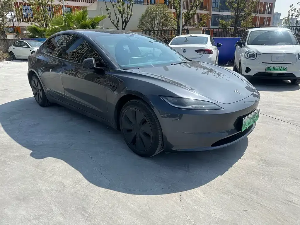 Tesla Model 3 — фото 8
