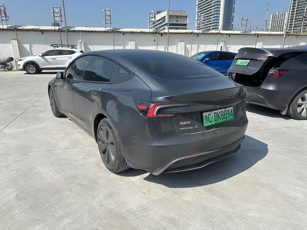 Tesla Model 3 — фото 3
