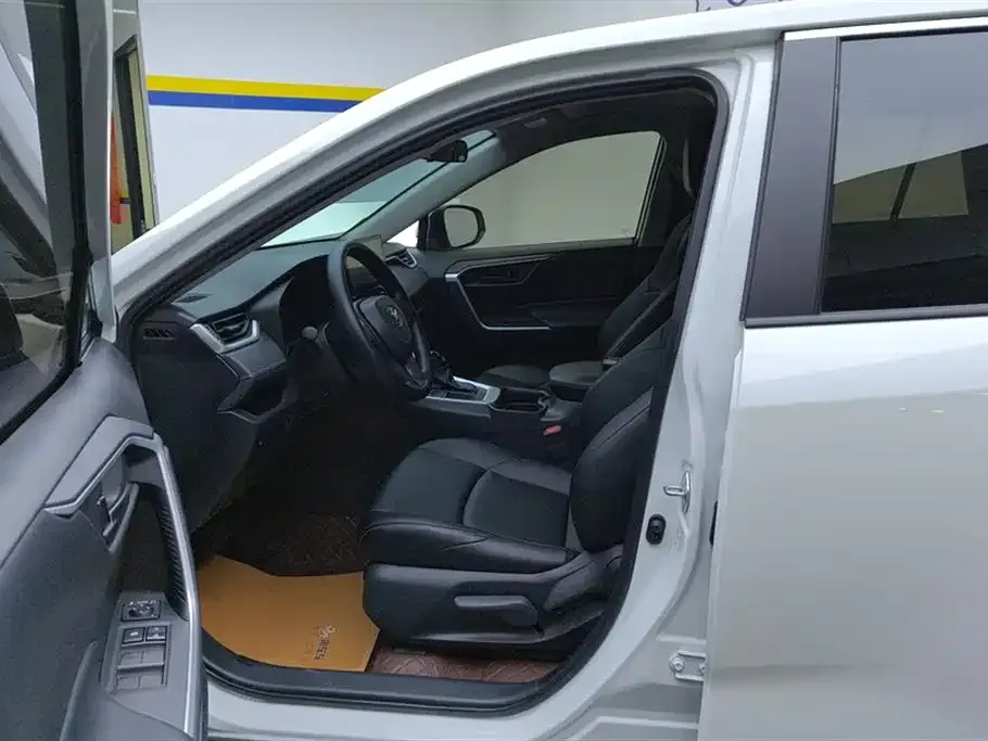 Toyota Wildlander 2023 из CN, фото 10