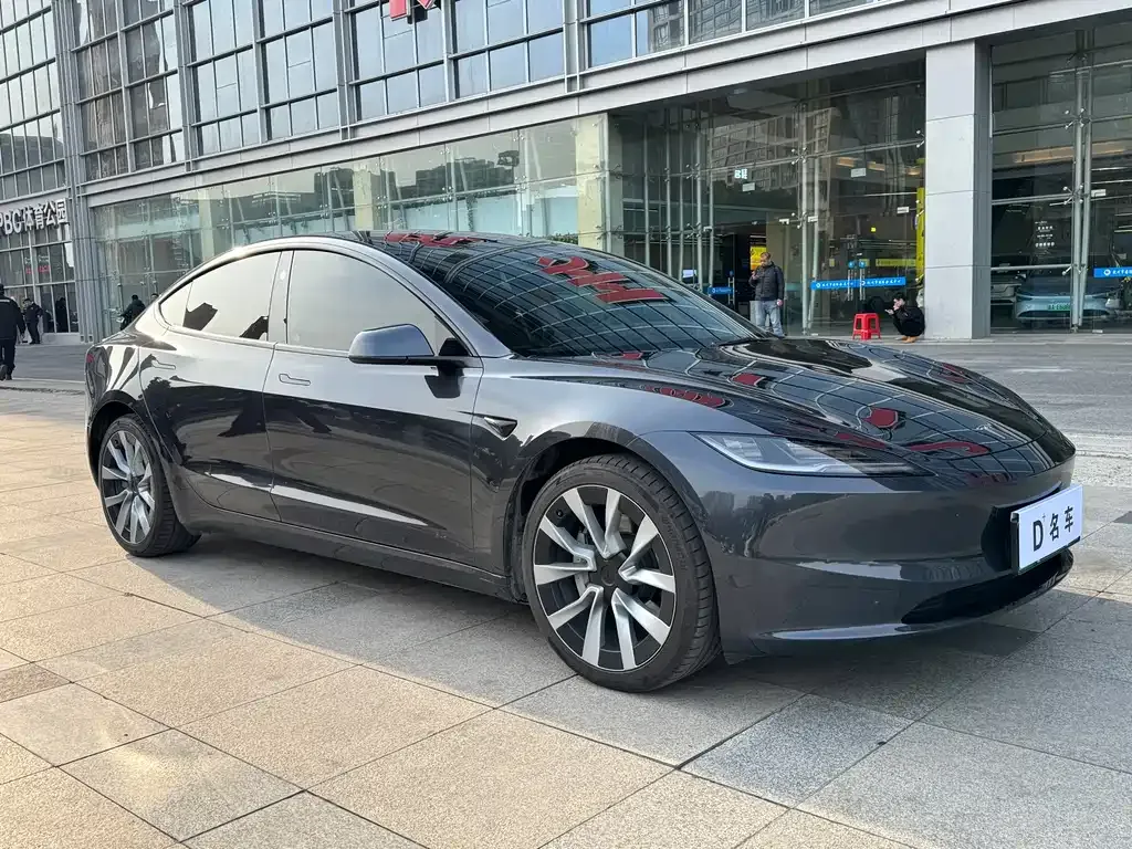 Tesla Model 3 — фото 8