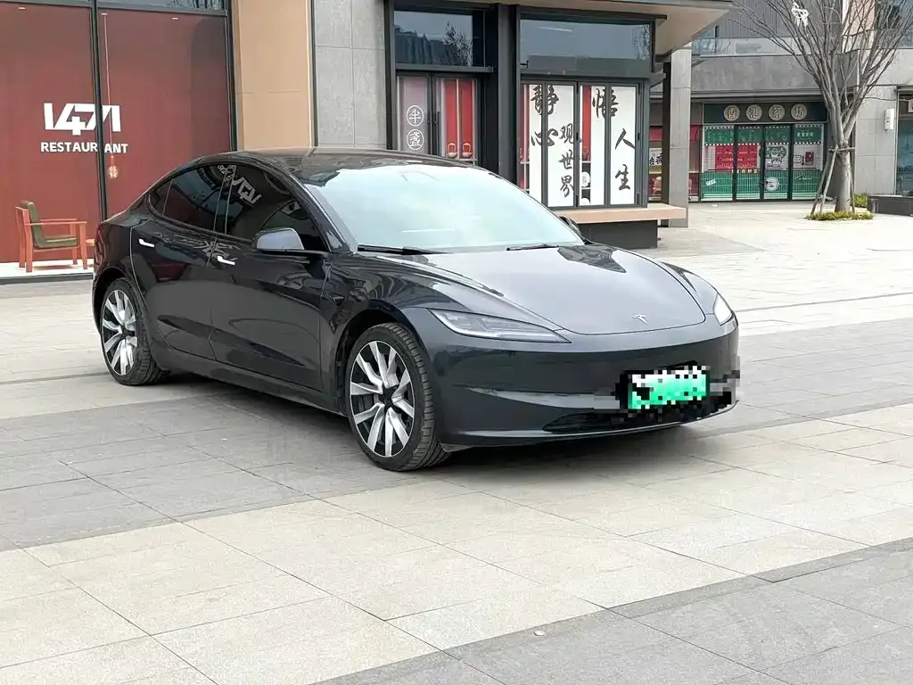 Tesla Model 3 — фото 7