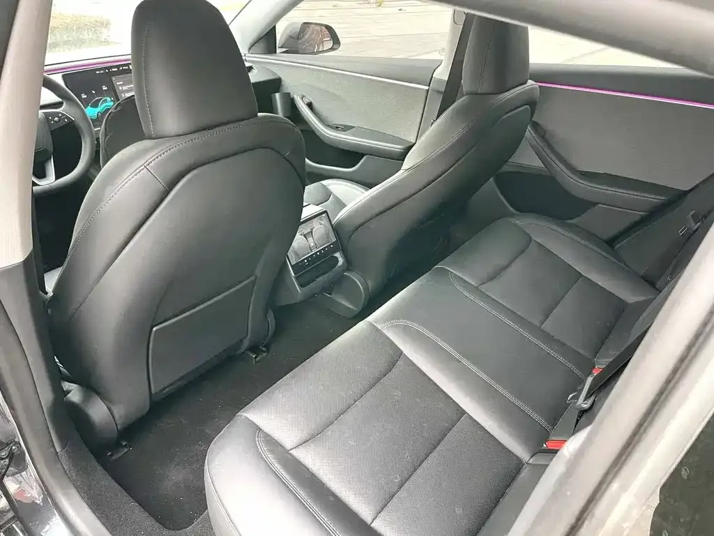 Tesla Model 3 — фото 2