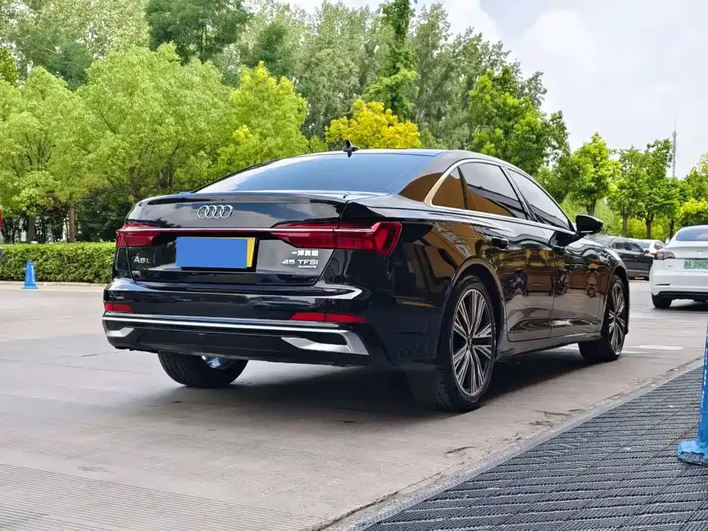 Audi A6L — фото 6