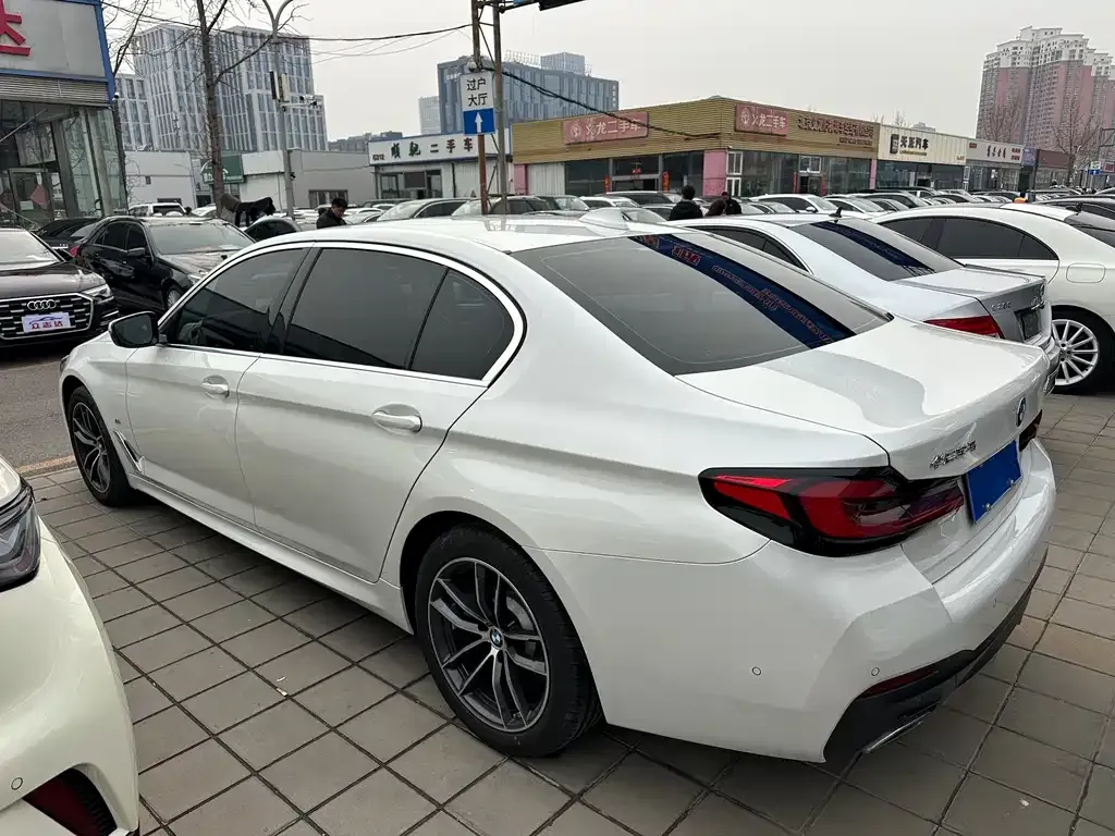 BMW 5 Series — фото 10