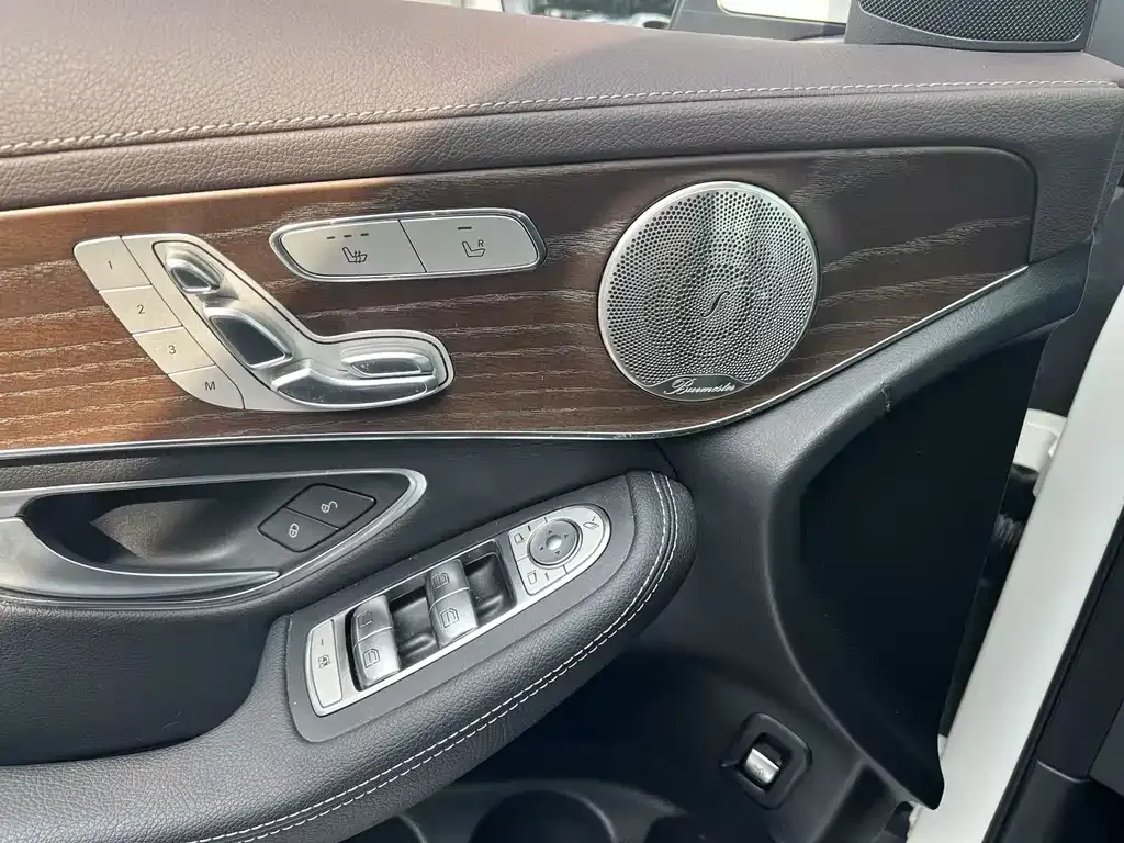 Mercedes-Benz GLC — фото 9