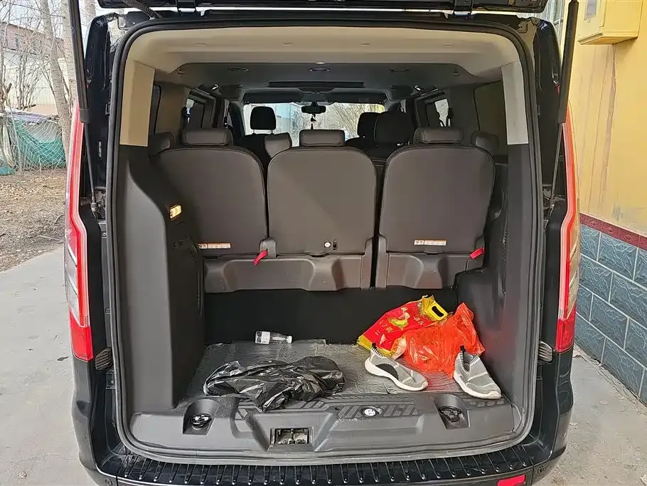Ford Tourneo 2023 из CN, фото 6