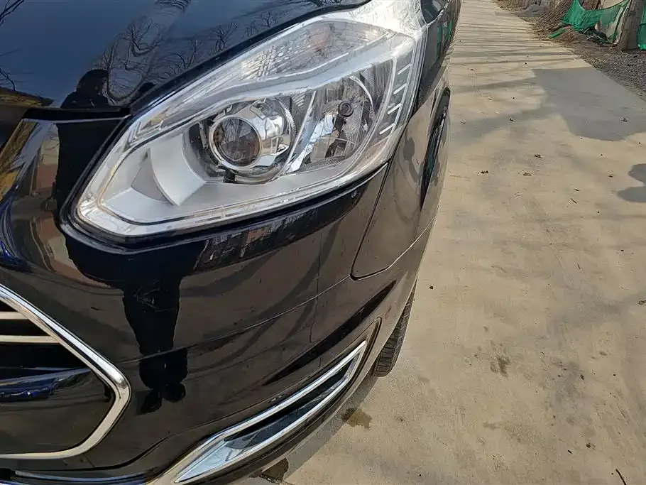Ford Tourneo 2023 из CN, фото 2