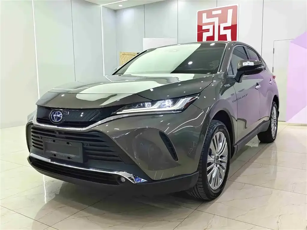 Toyota Harrier — фото 1