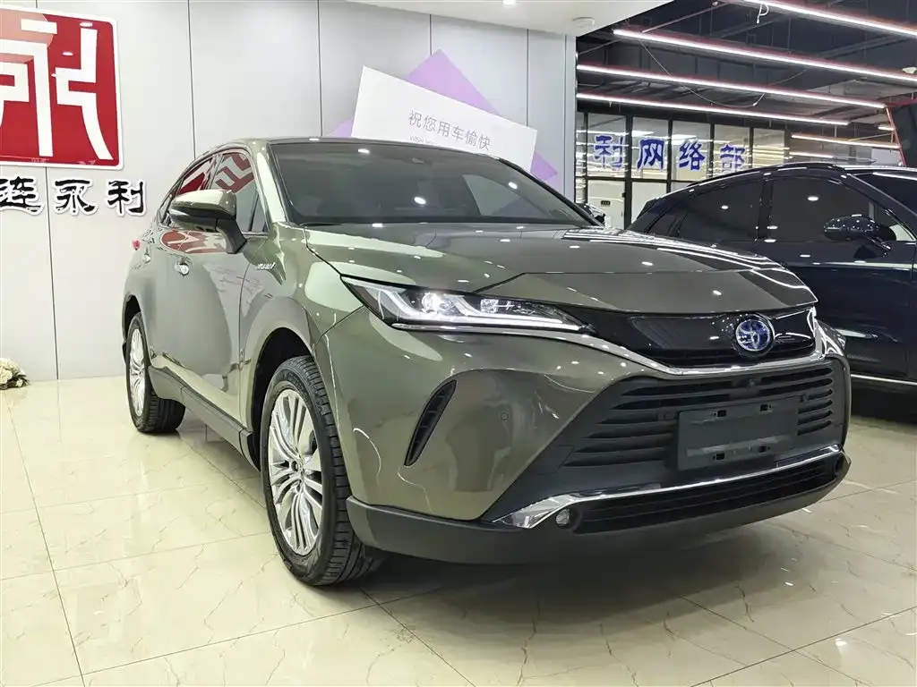 Toyota Harrier — фото 2