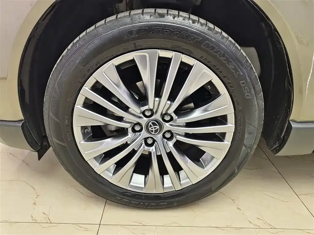 Toyota Harrier — фото 10