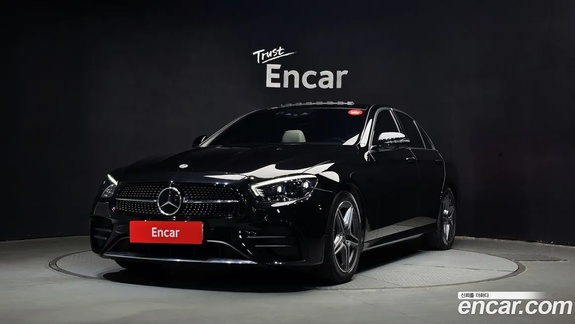 Mercedes-Benz E-Class — фото 1