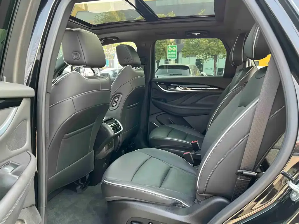 Buick Enclave 2024 из CN, фото 2