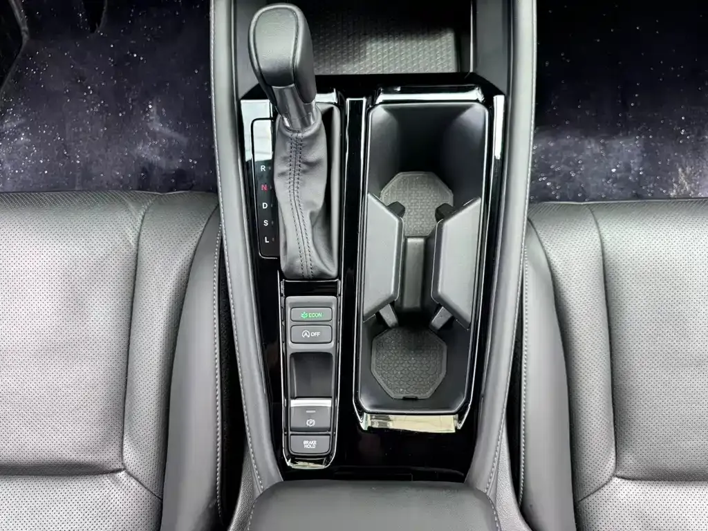 Honda Accord — фото 8