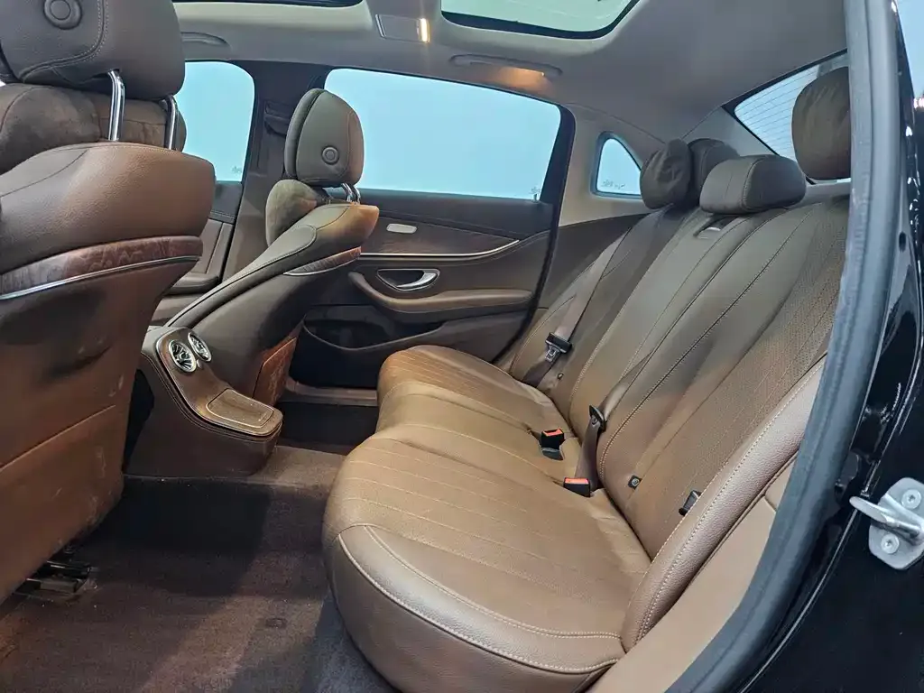 Mercedes-Benz E-Class 2023 из CN, фото 10