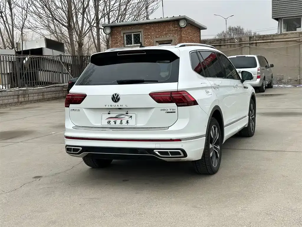 Volkswagen Tiguan L — фото 9