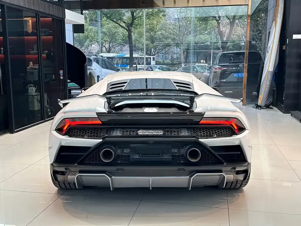 Lamborghini Huracan 2022 из CN, фото 7