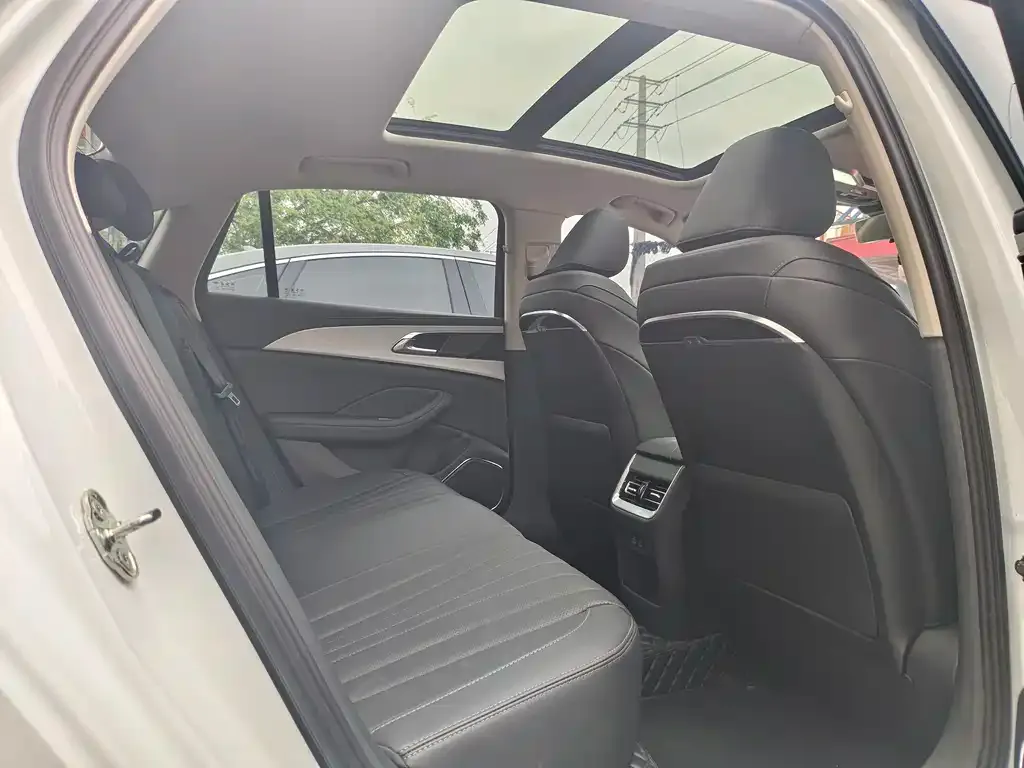 Hongqi H5 2025 из CN, фото 2