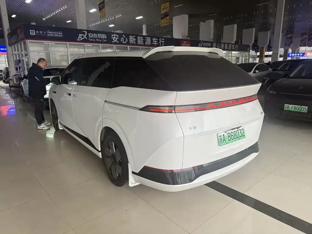 XPeng X9 2024 из CN, фото 4