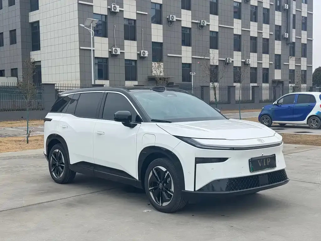 Toyota Platinum 3X 2025 из CN, фото 7