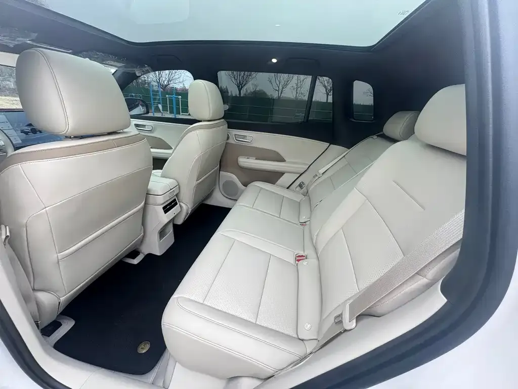Toyota Platinum 3X 2025 из CN, фото 2
