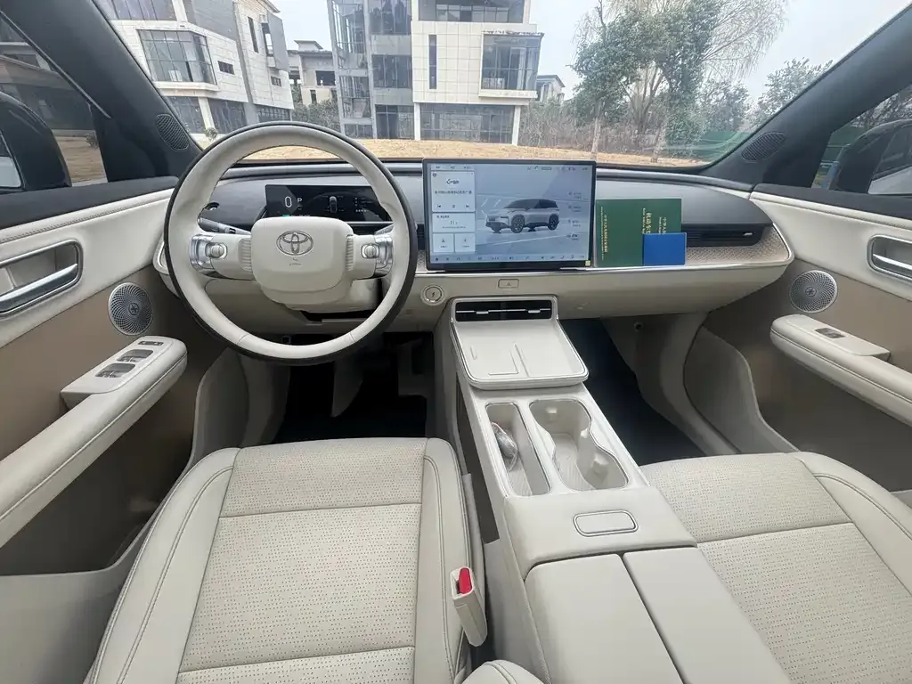 Toyota Platinum 3X 2025 из CN, фото 9