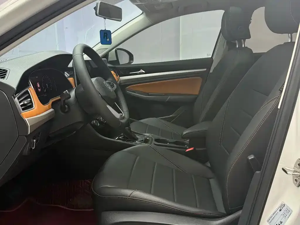Volkswagen Bora 2023 из CN, фото 3