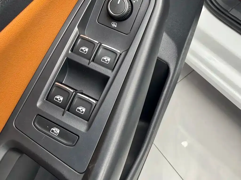 Volkswagen Bora 2023 из CN, фото 6