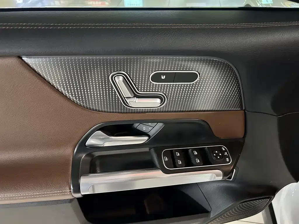 Mercedes-Benz GLB 2023 из CN, фото 4