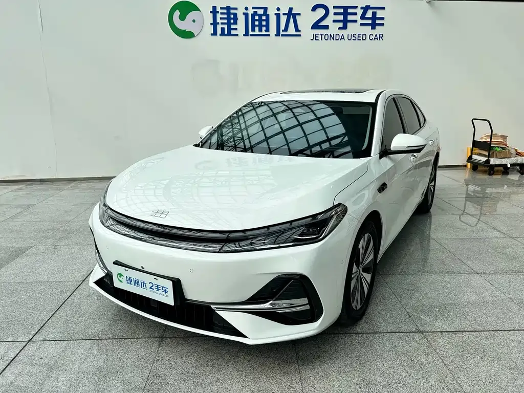 Geely 银河A7