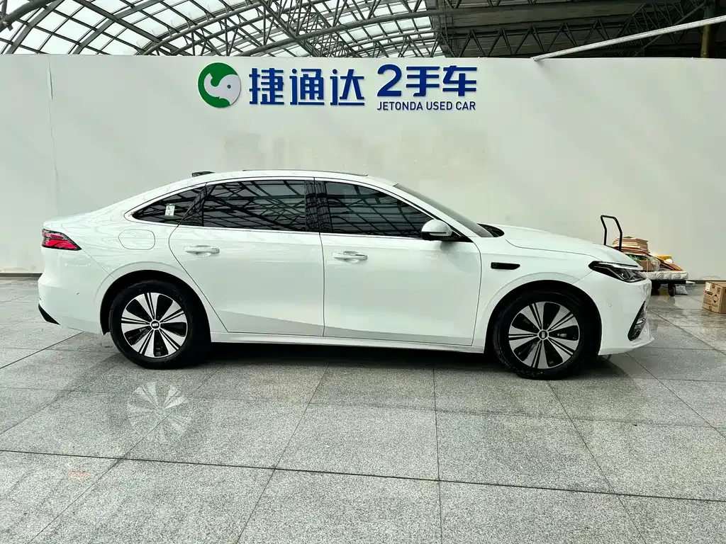 Geely 银河A7 2025 из CN, фото 4