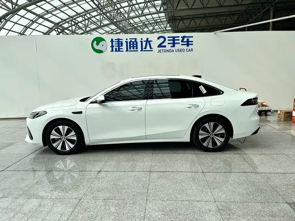 Geely 银河A7 2025 из CN, фото 3