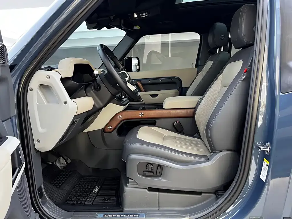 Land Rover Defender — фото 10