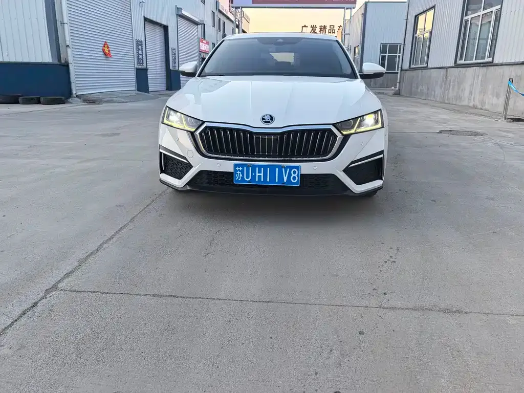 Skoda Octavia — фото 8