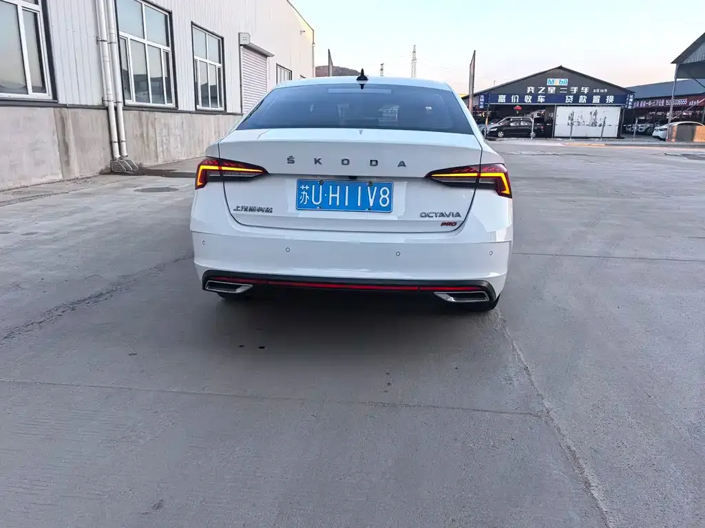Skoda Octavia — фото 4