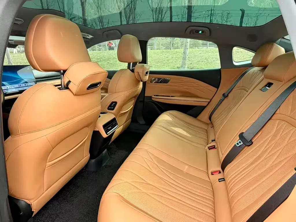 Geely Galaxy Xingyao 8 2025 из CN, фото 5