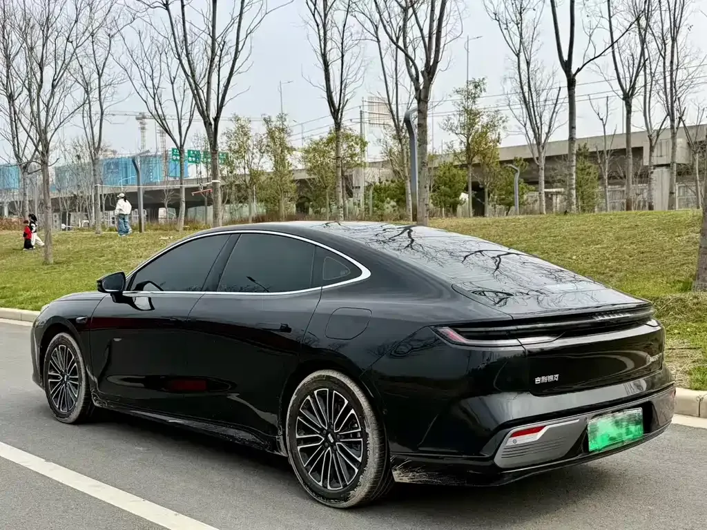 Geely Galaxy Xingyao 8 2025 из CN, фото 9
