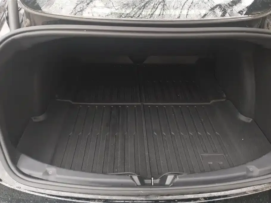 Tesla Model 3 — фото 2