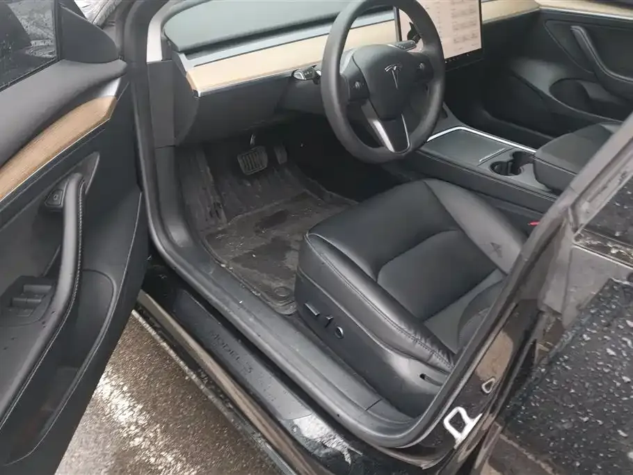 Tesla Model 3 — фото 10