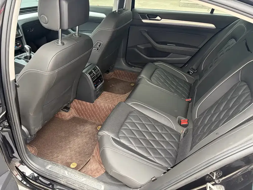 Volkswagen Magotan GTE PHEV 2023 из CN, фото 9